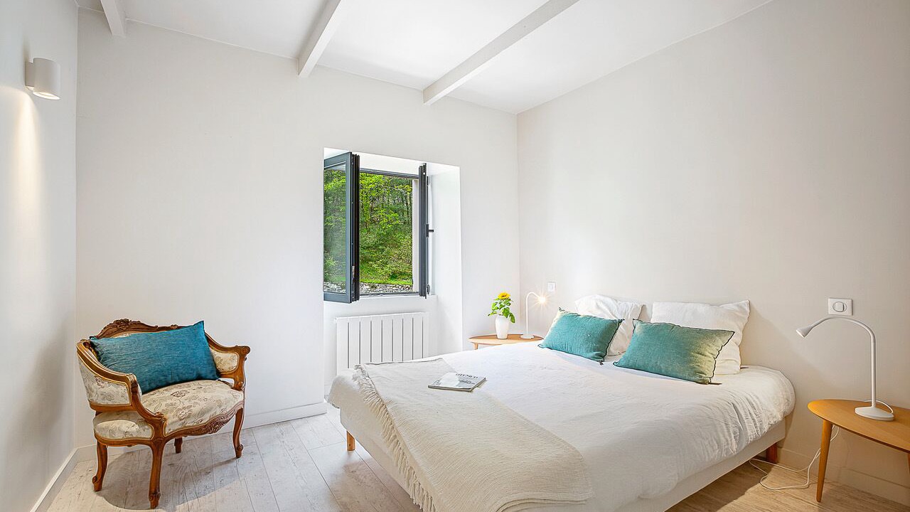 Photo of Bedroom in Saint-Vallier-de-Thiey
