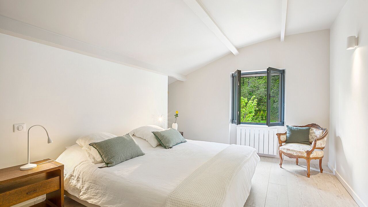Photo of Bedroom in Saint-Vallier-de-Thiey