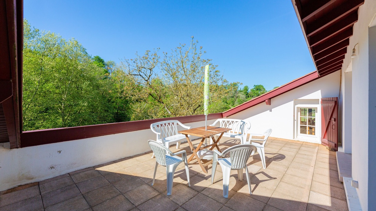 Photo of Patio Balcony in Amorots-Succos