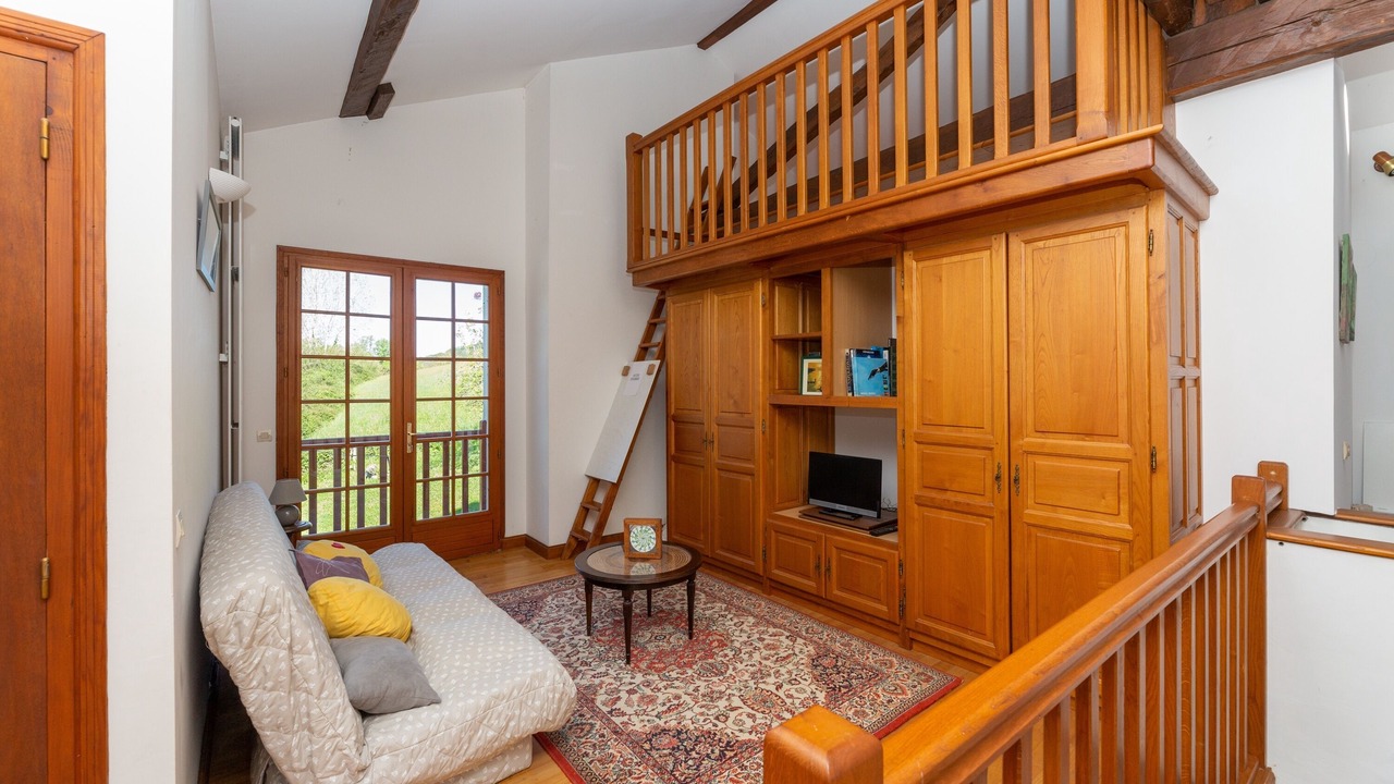 Photo of Livingroom in Amorots-Succos