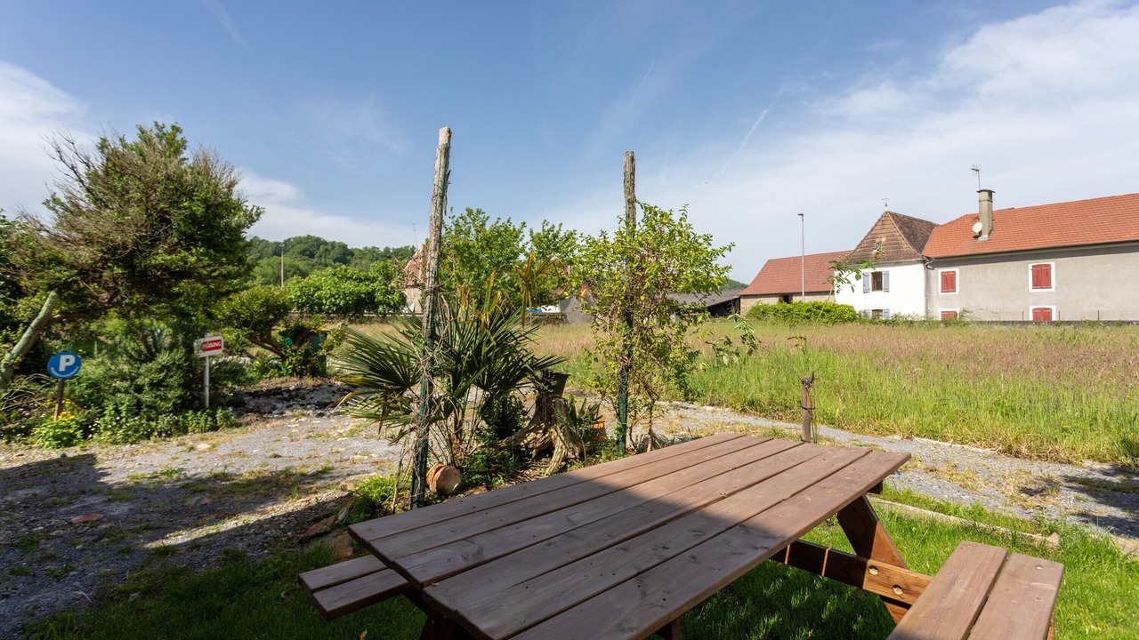 Photo of Outdoor in Mont