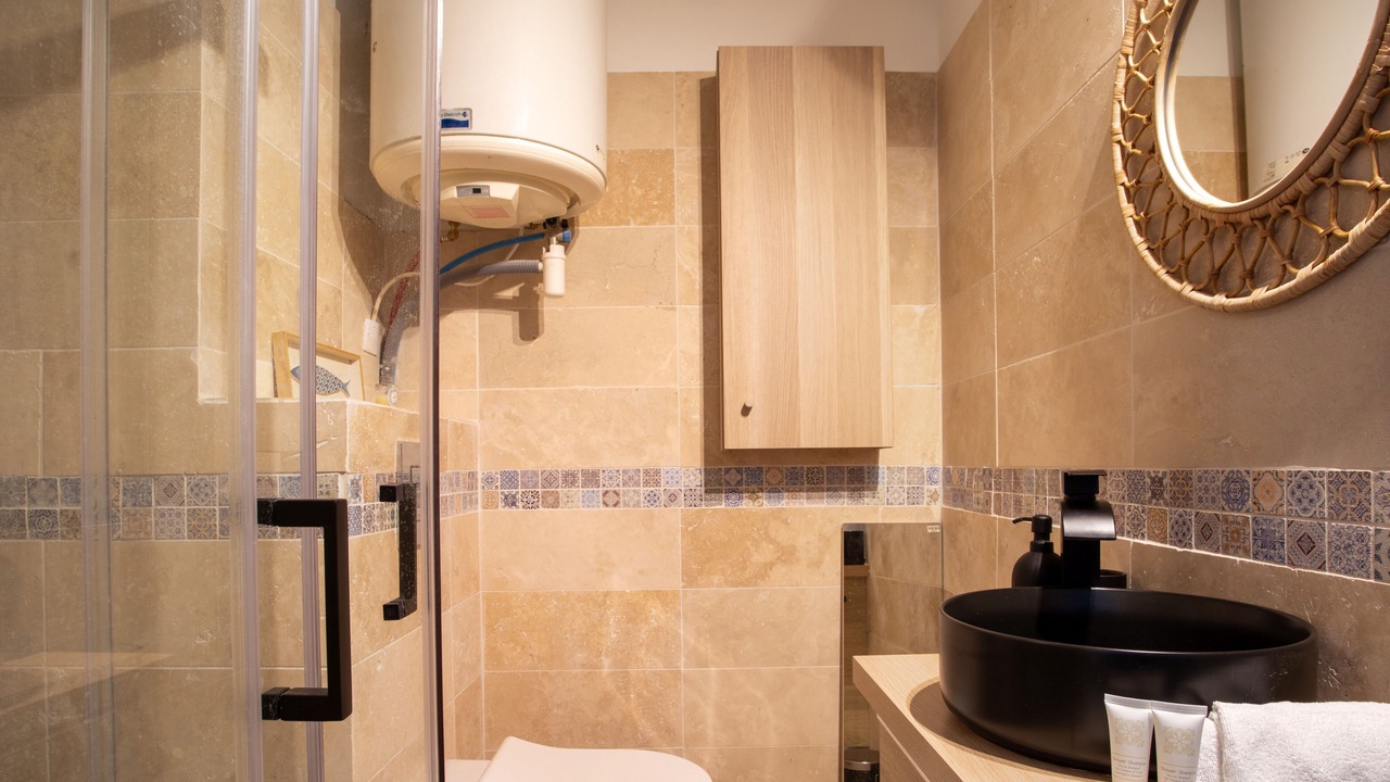 Photo of Bathroom in Liberation