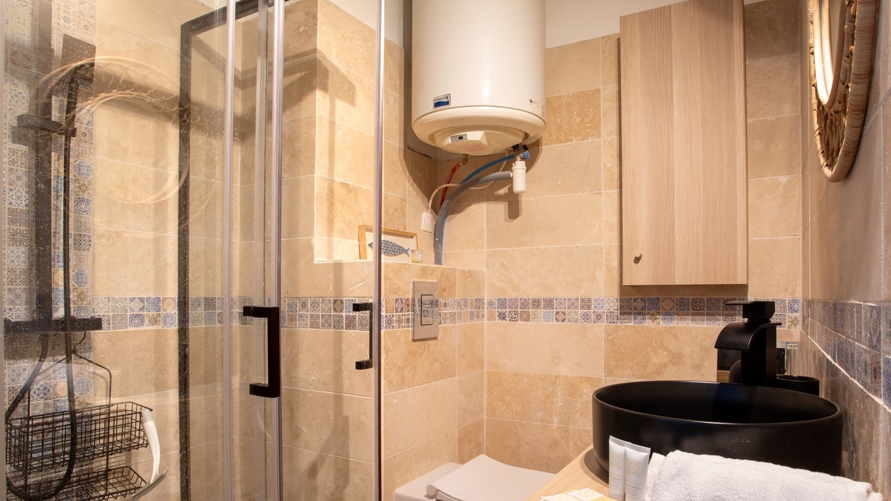 Photo of Bathroom in Liberation