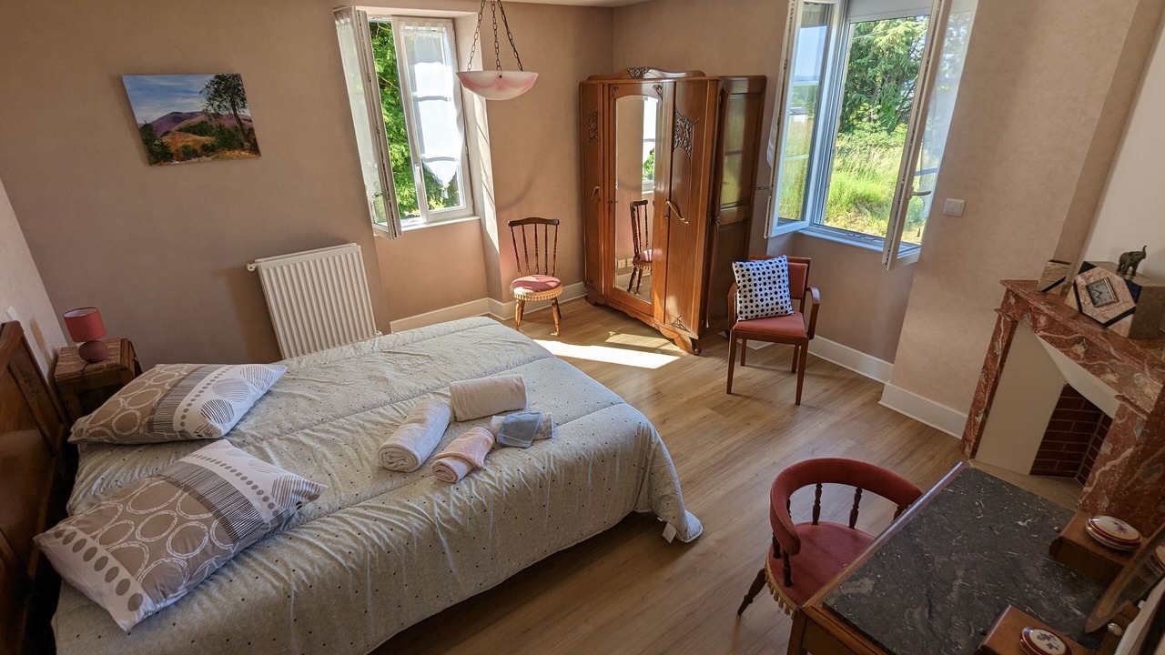 Photo of Bedroom in Saint-Pantaleon-de-Larche