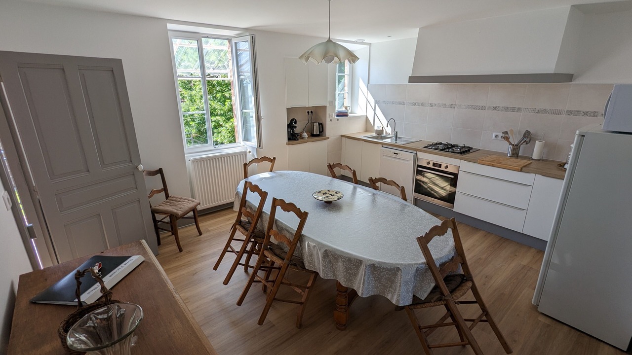 Photo of Kitchen in Saint-Pantaleon-de-Larche