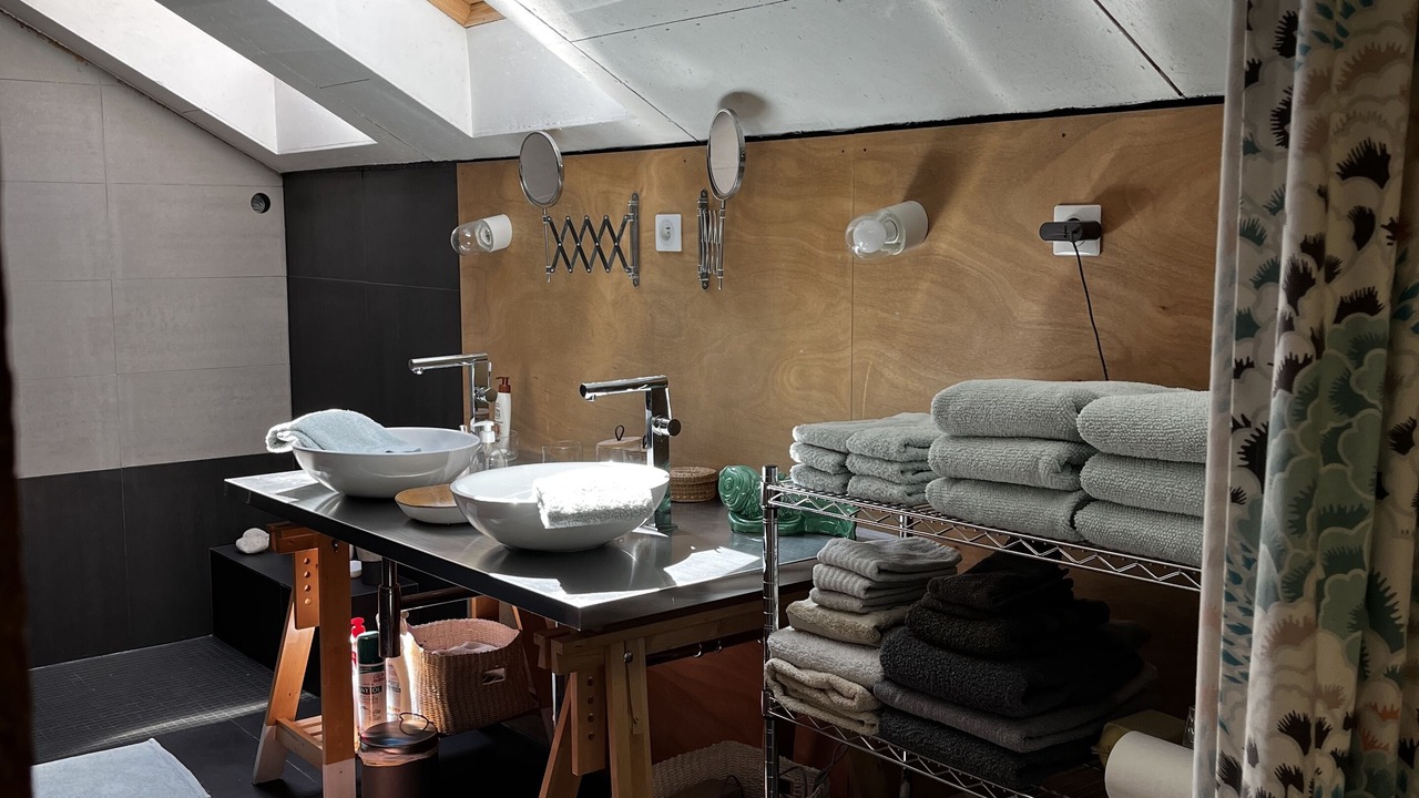 Photo of Bathroom in La Roque-en-Provence