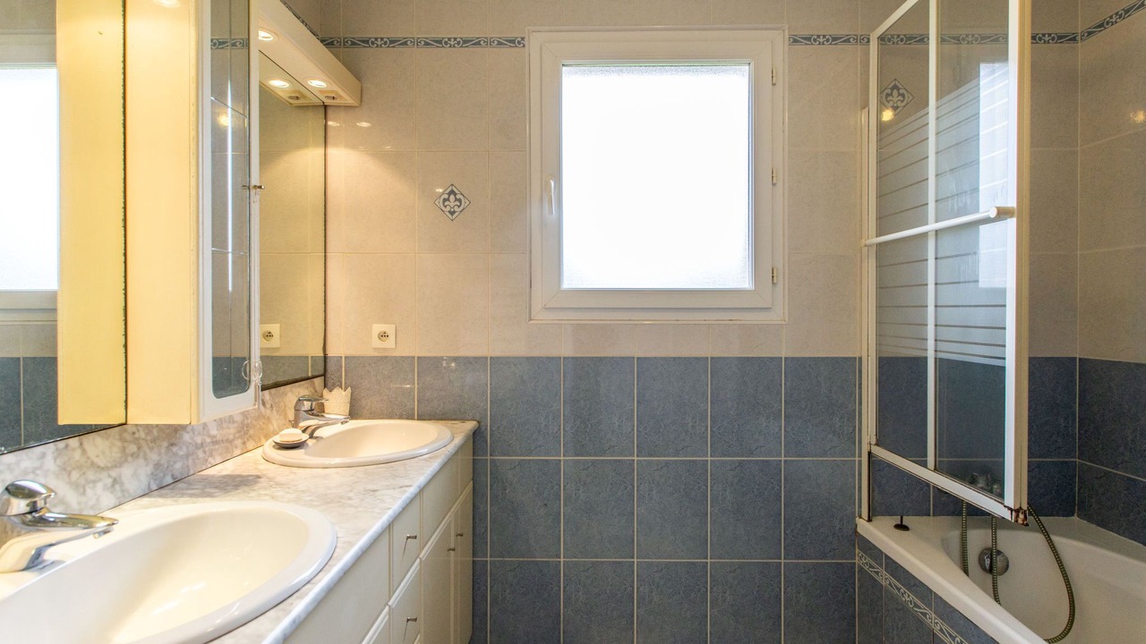 Photo of Bathroom in Saint-Martin-de-Seignanx