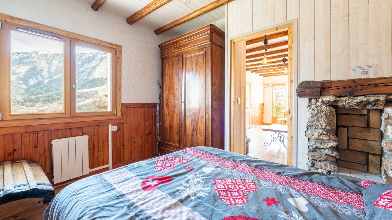 Photo of Bedroom in Albiez-le-Vieux