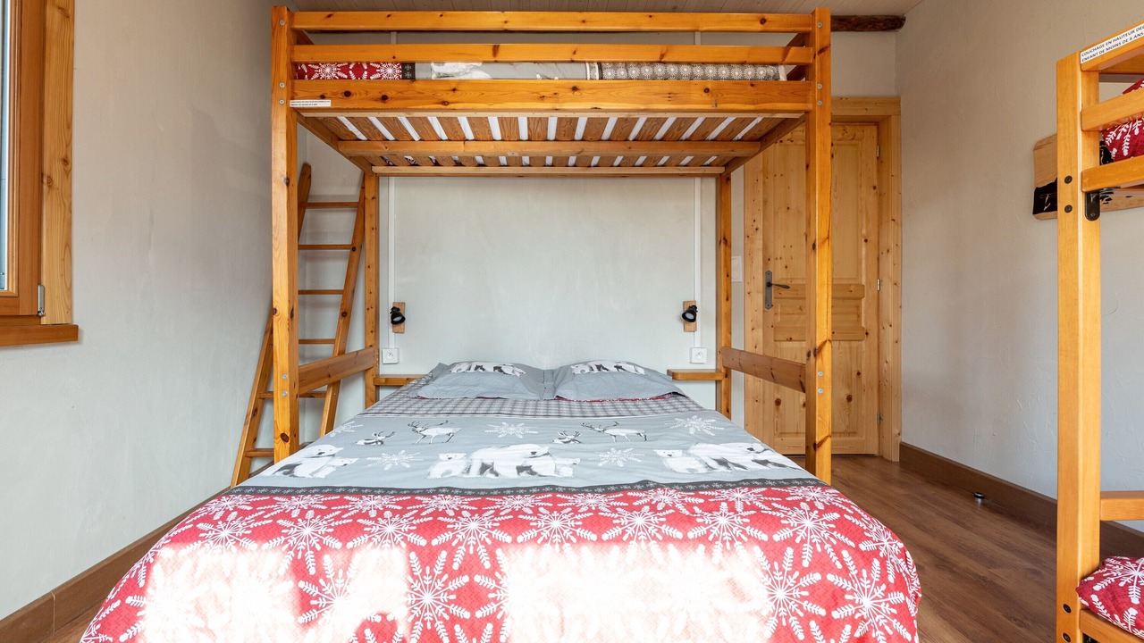 Photo of Bedroom in Albiez-le-Vieux