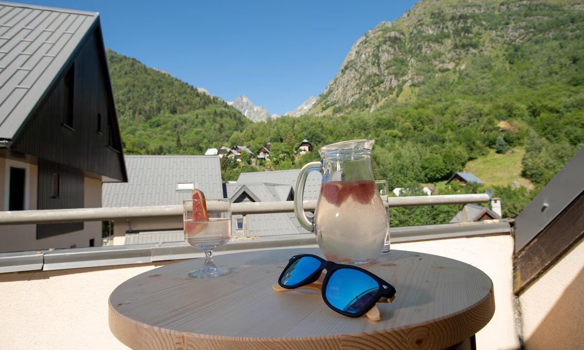 Photo of Patio Balcony in Saint-Colomban-des-Villards