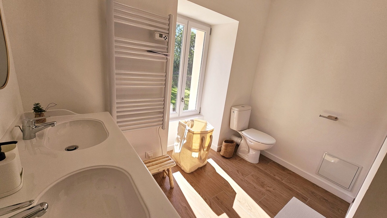 Photo of Bathroom in Chateauneuf-sur-Charente