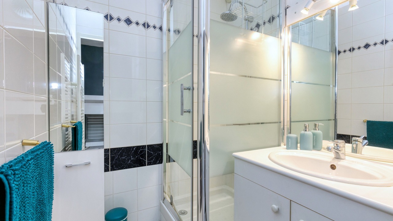 Photo of Bathroom in Pornichet
