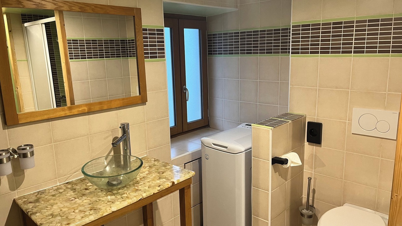 Photo of Bathroom in Saint-Etienne-de-Cuines
