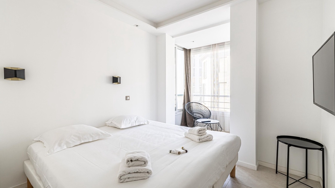 Photo of Bedroom in Cannes City Centre
