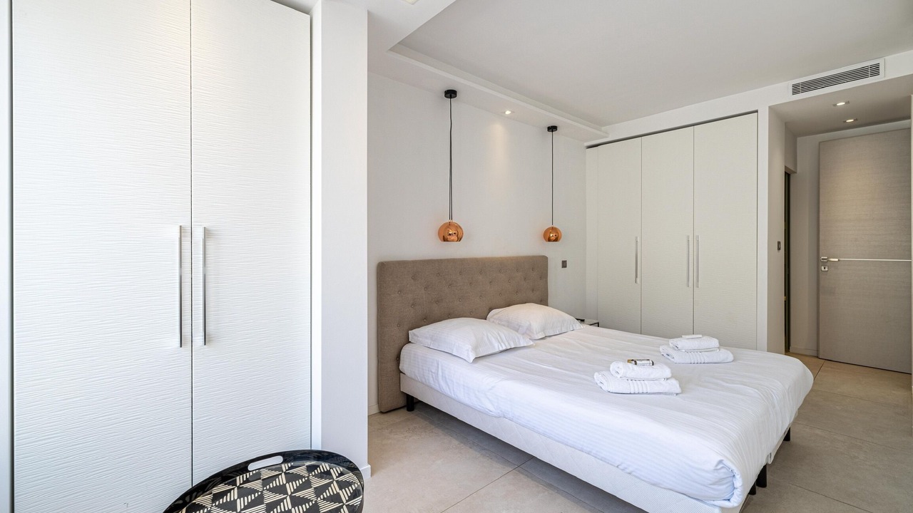 Photo of Bedroom in Cannes City Centre