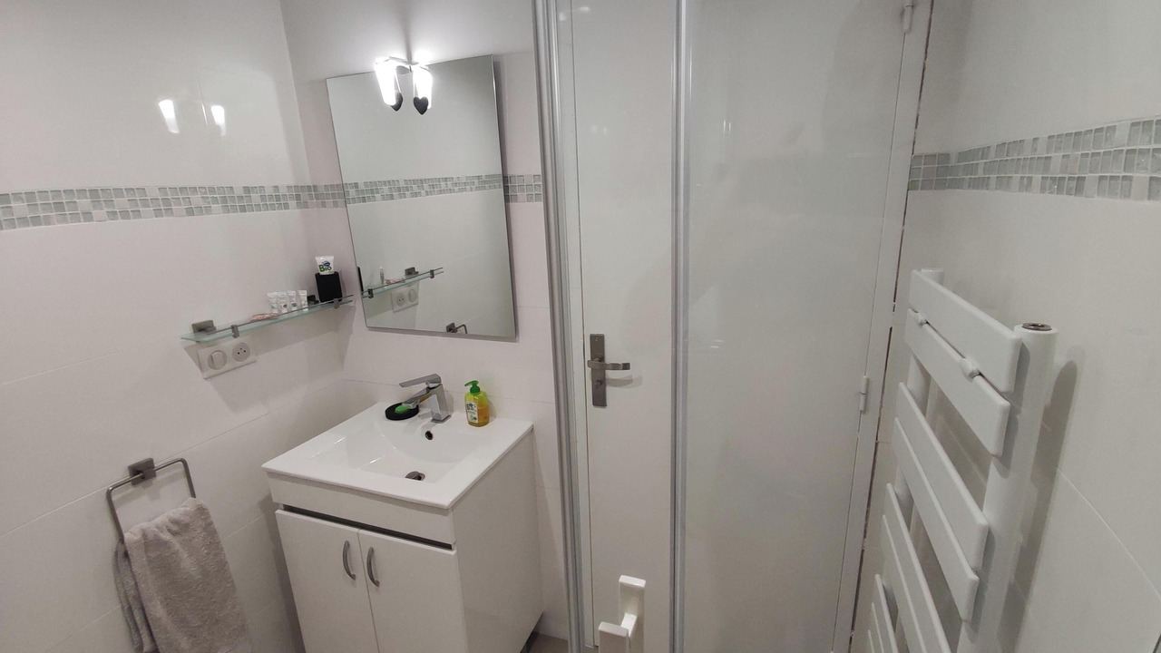 Photo of Bathroom in Saint-Vallier-de-Thiey