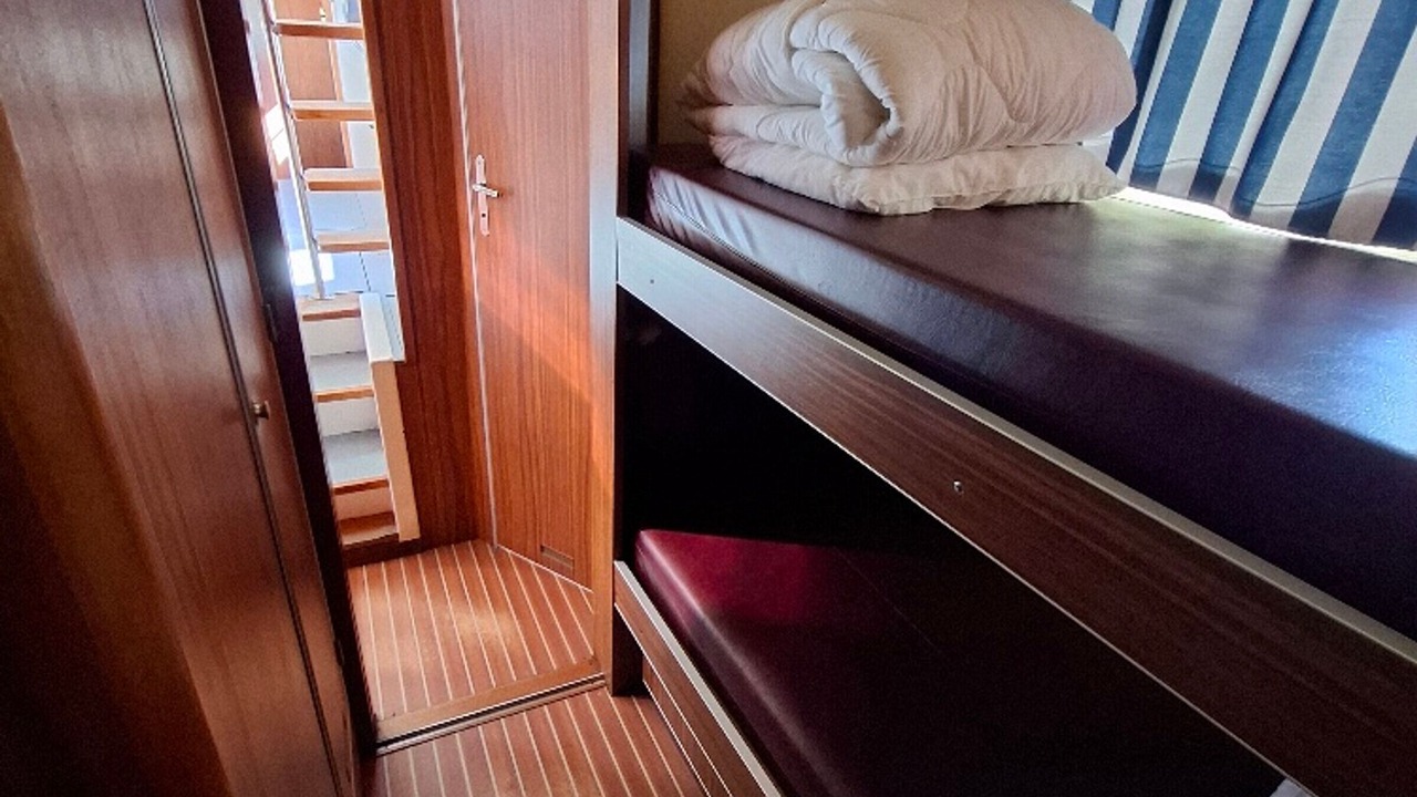 Photo of Bedroom in Chenille-Change
