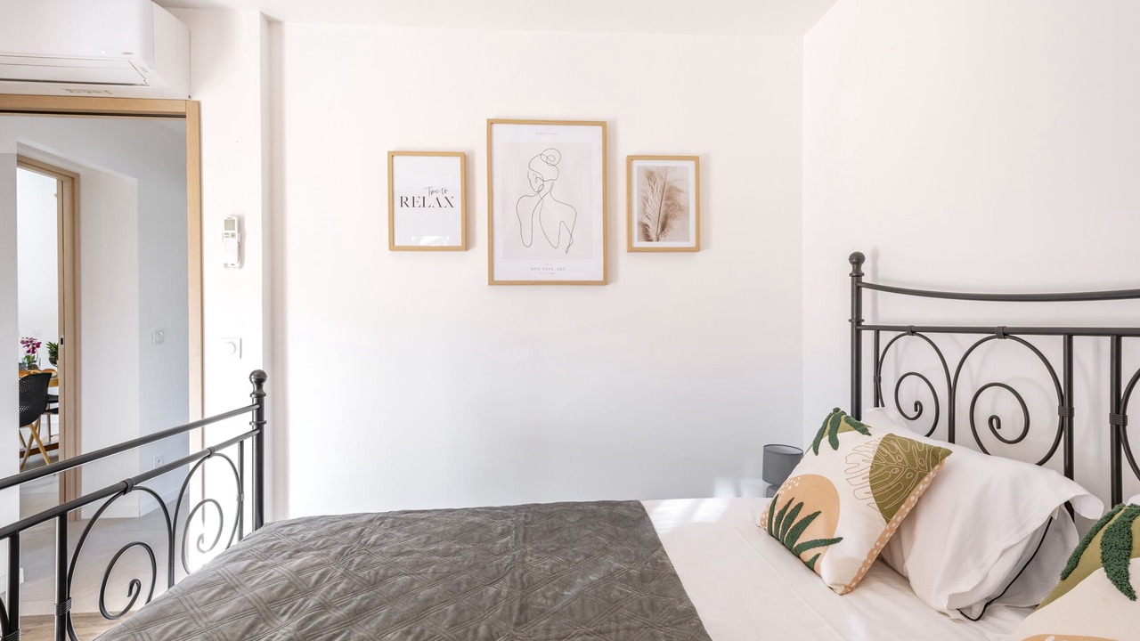 Photo of Bedroom in Preconil