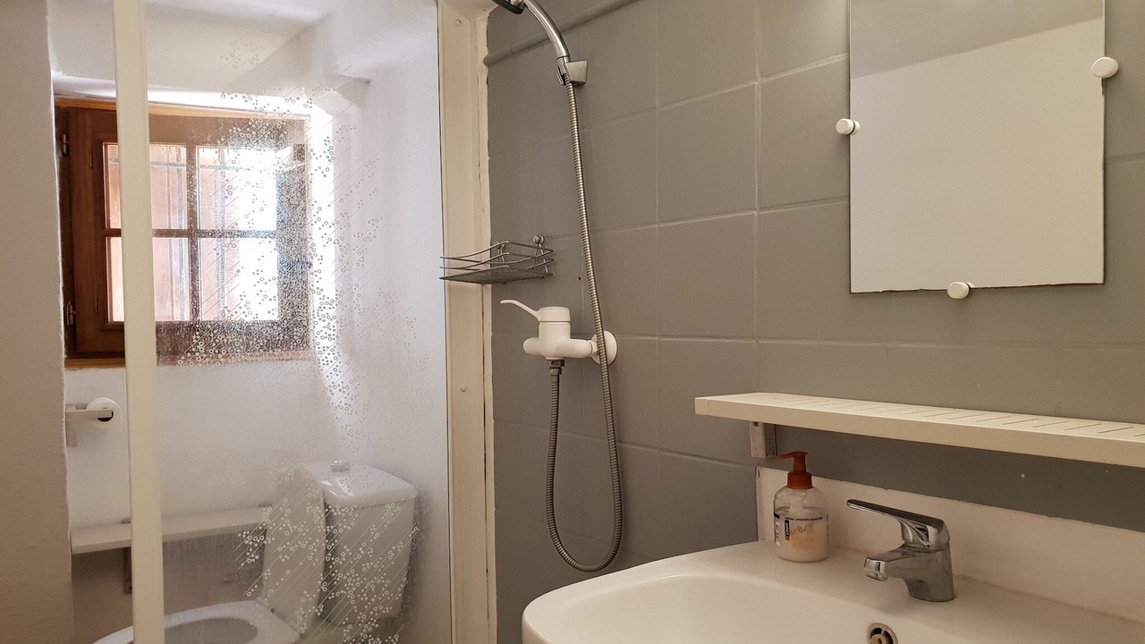Photo of Bathroom in Meounes-les-Montrieux