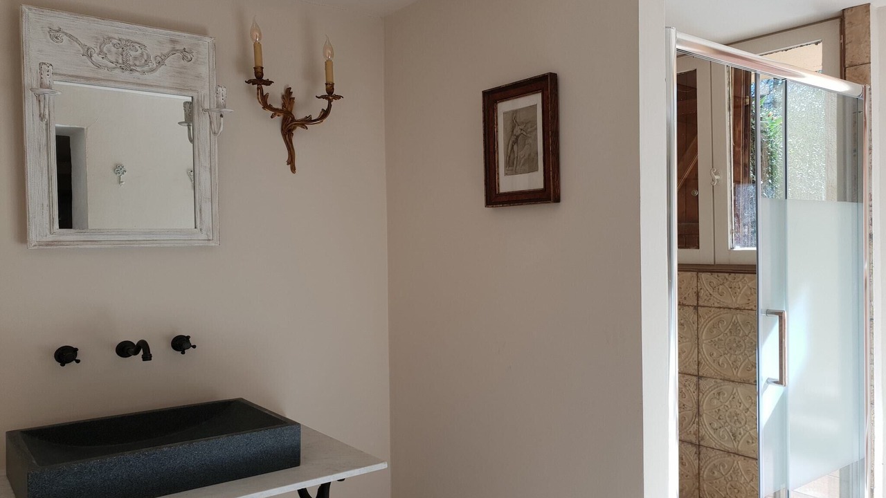 Photo of Bathroom in Meounes-les-Montrieux