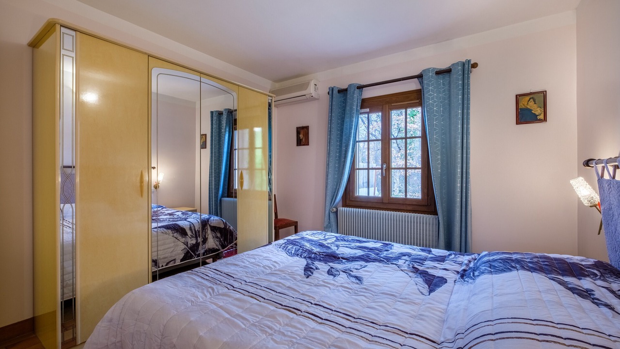 Photo of Bedroom in Saint-Cezaire-sur-Siagne