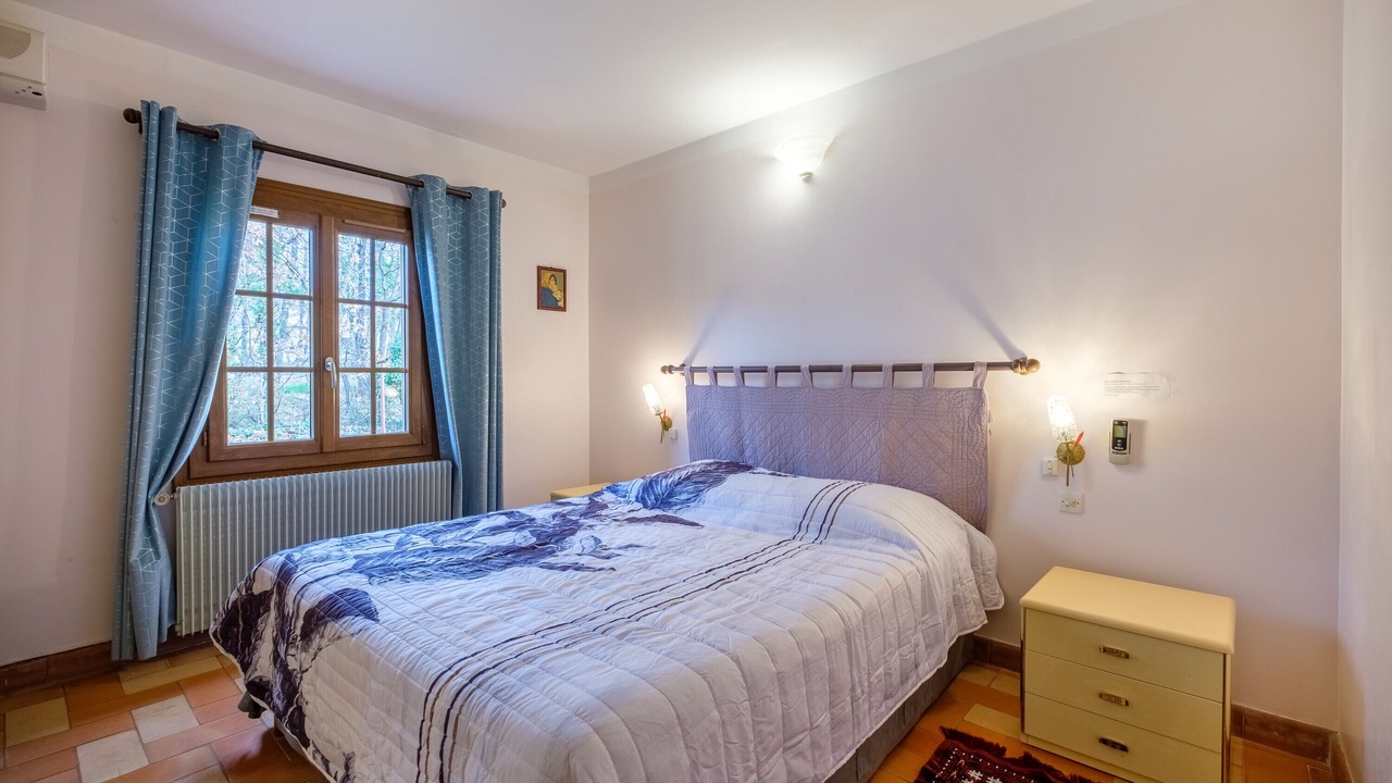 Photo of Bedroom in Saint-Cezaire-sur-Siagne