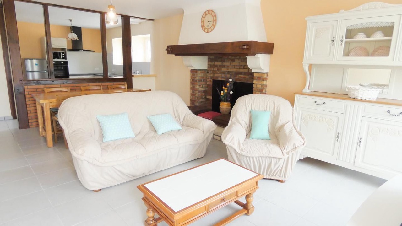 Photo of Livingroom in Angoume