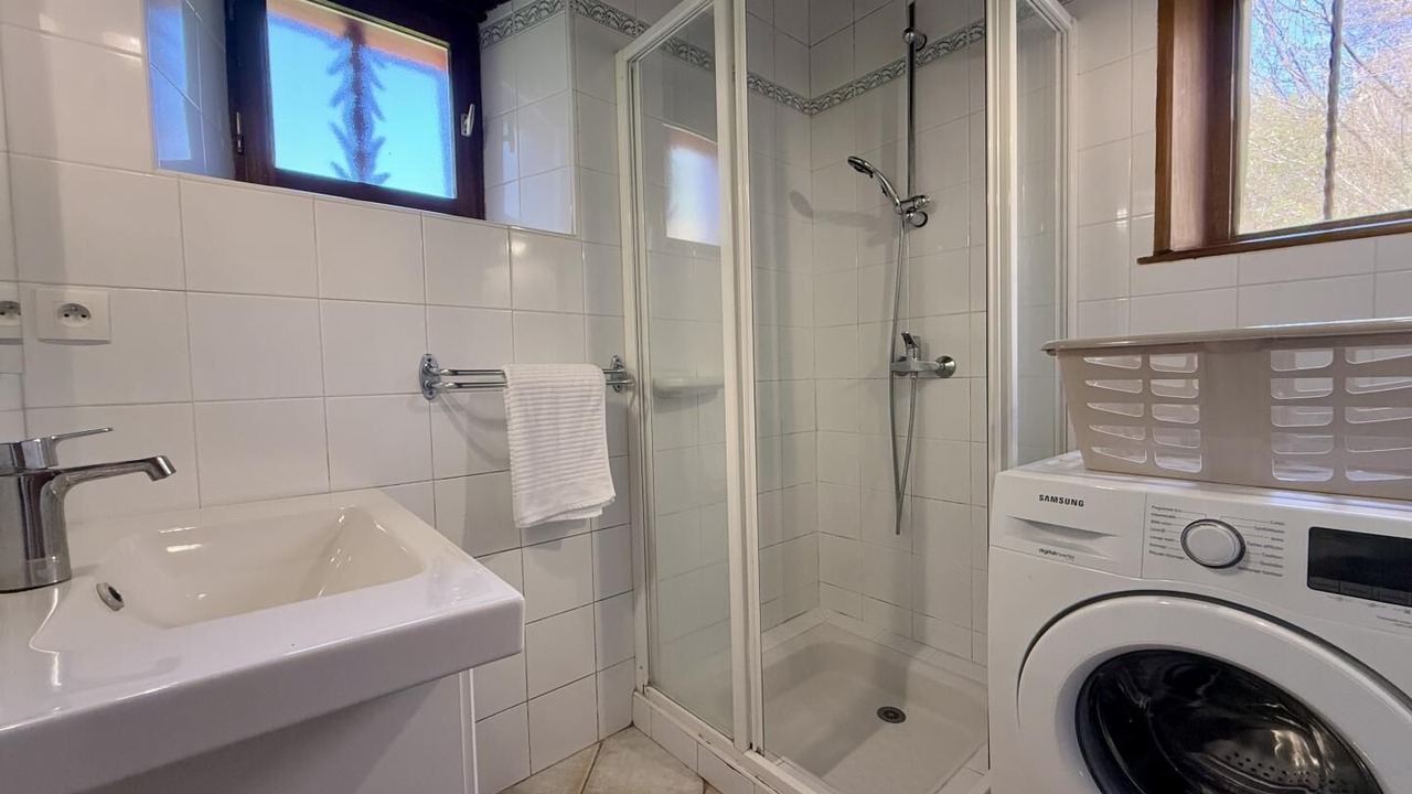 Photo of Bathroom in Saint-Jean-le-Vieux