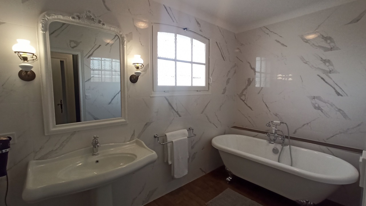Photo of Bathroom in La Garnache