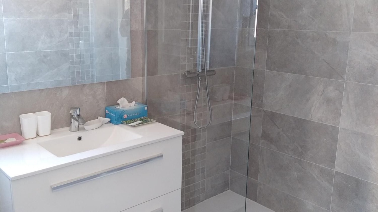 Photo of Bathroom in Carnot