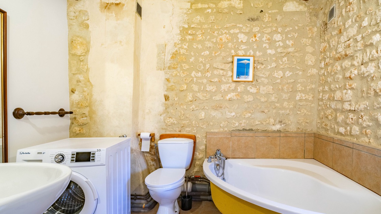 Photo of Bathroom in Gemozac
