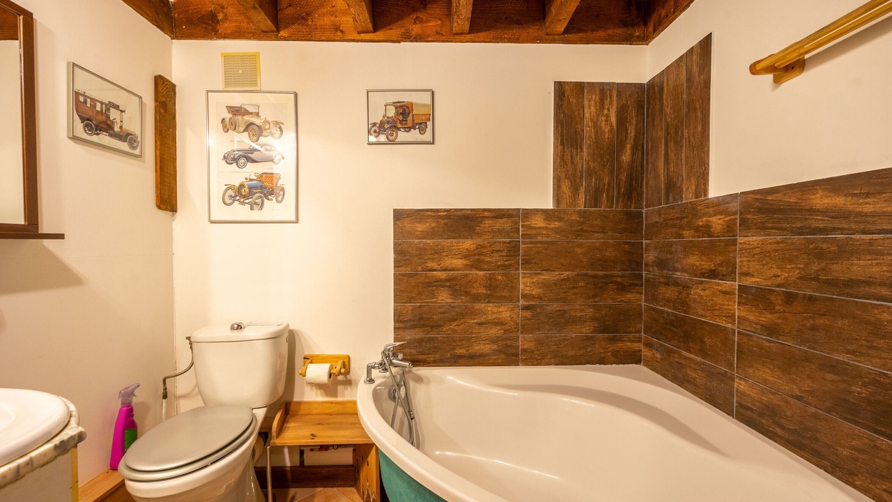 Photo of Bathroom in Gemozac