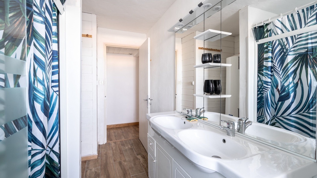 Photo of Bathroom in Barbatre