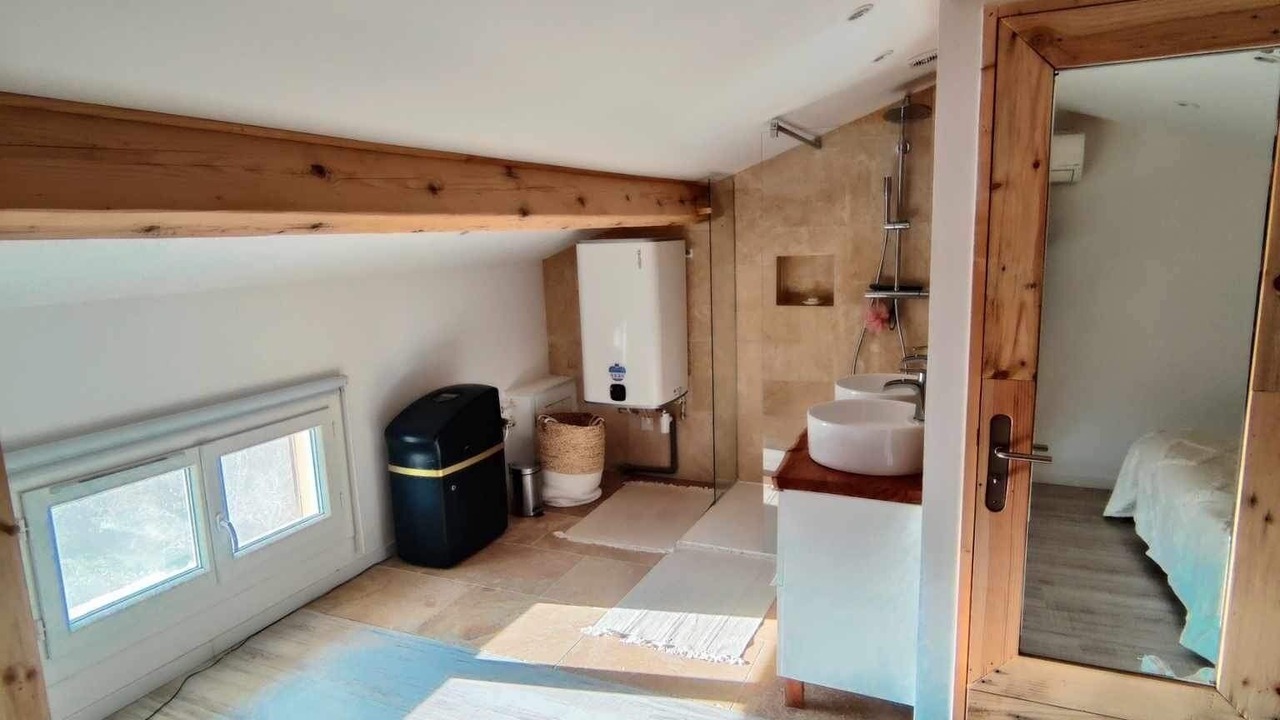 Photo of Bathroom in Ollioules
