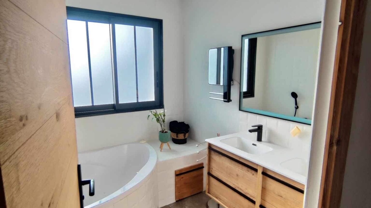 Photo of Bathroom in Ollioules