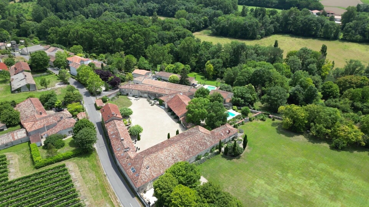 Photo of Outdoor in Criteuil-la-Magdeleine