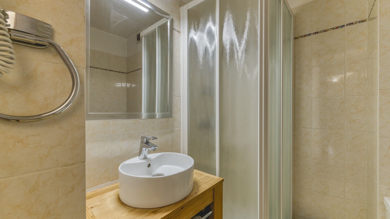 Photo of Bathroom in Eclose-Est