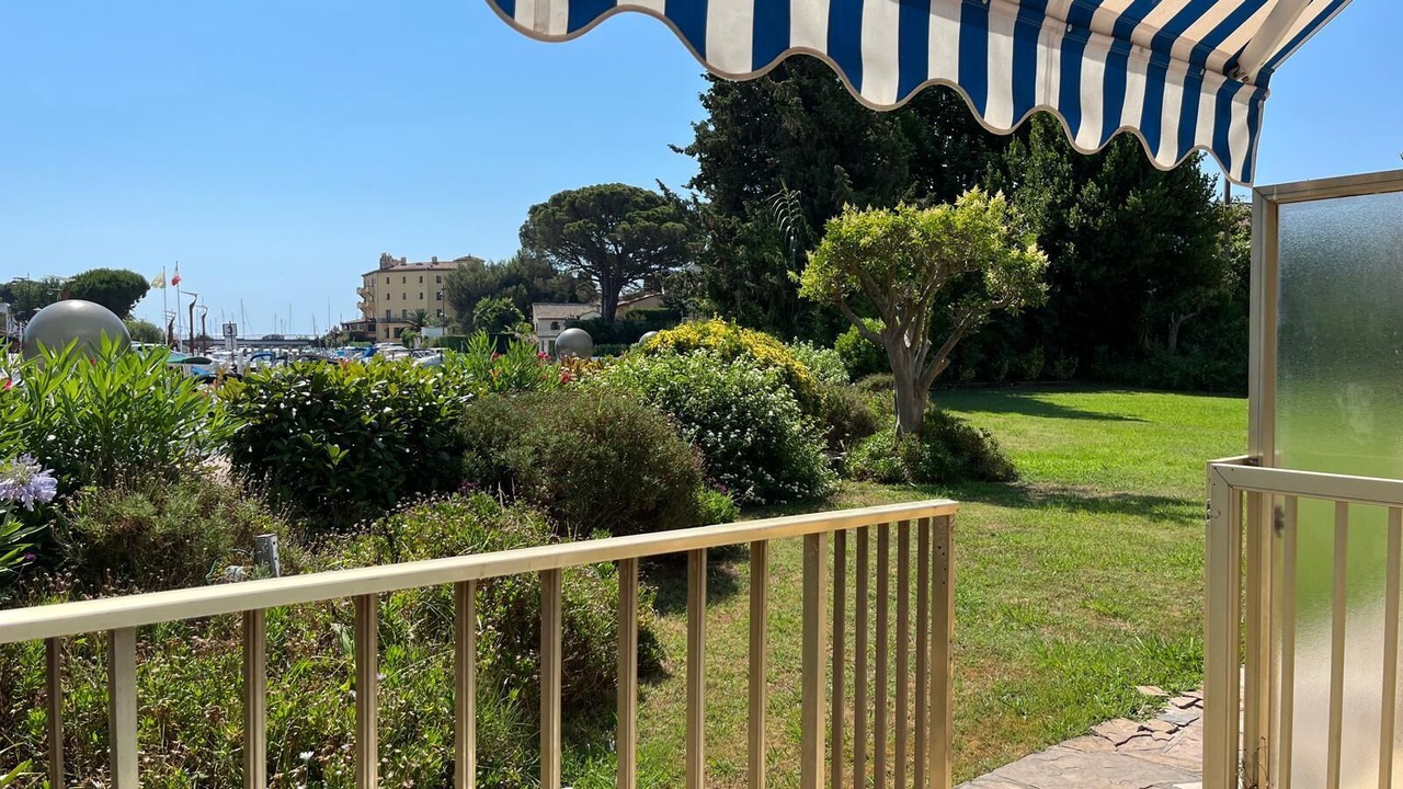 Photo of Outdoor in Mandelieu-la-Napoule Beach
