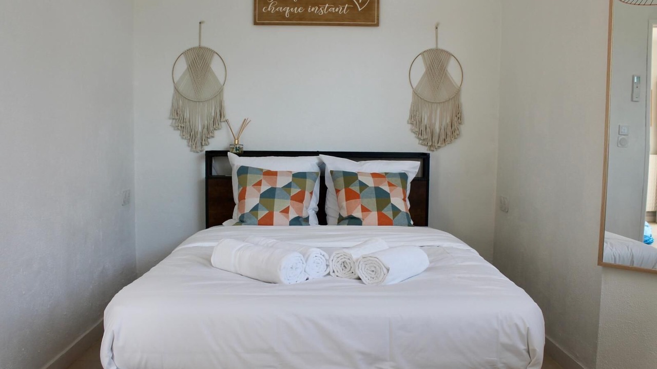 Photo of Bedroom in Mandelieu-la-Napoule Beach