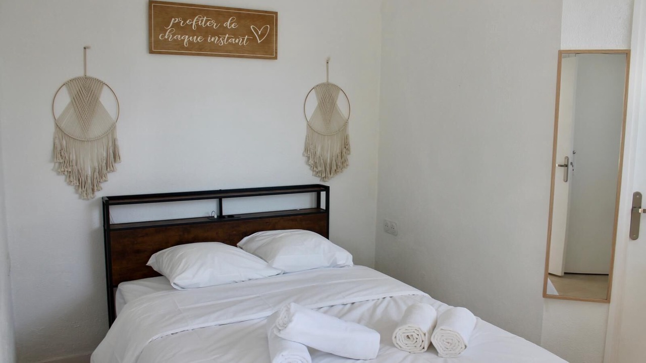 Photo of Bedroom in Mandelieu-la-Napoule Beach