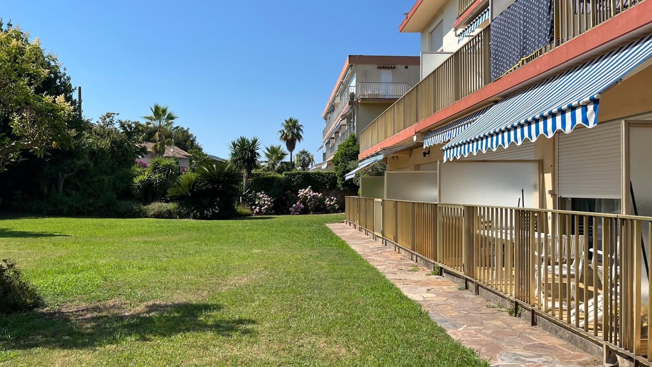 Photo of Outdoor in Mandelieu-la-Napoule Beach