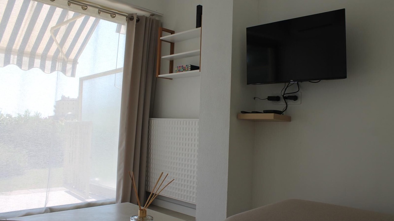 Photo of Bedroom in Mandelieu-la-Napoule Beach