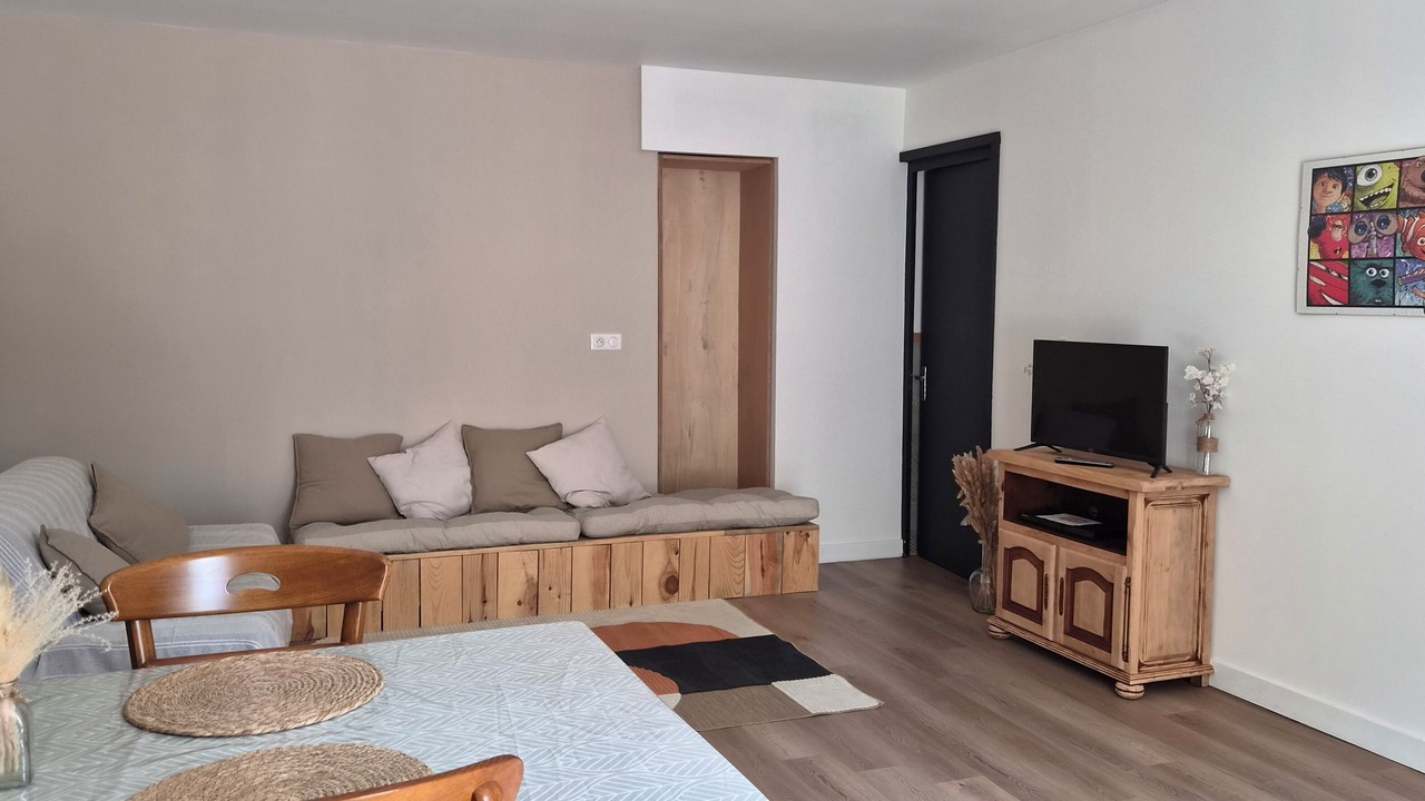 Photo of Livingroom in Migron