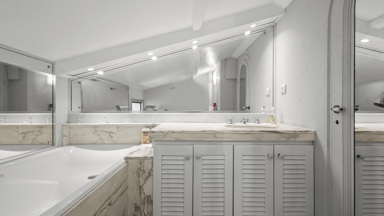 Photo of Bathroom in Opio