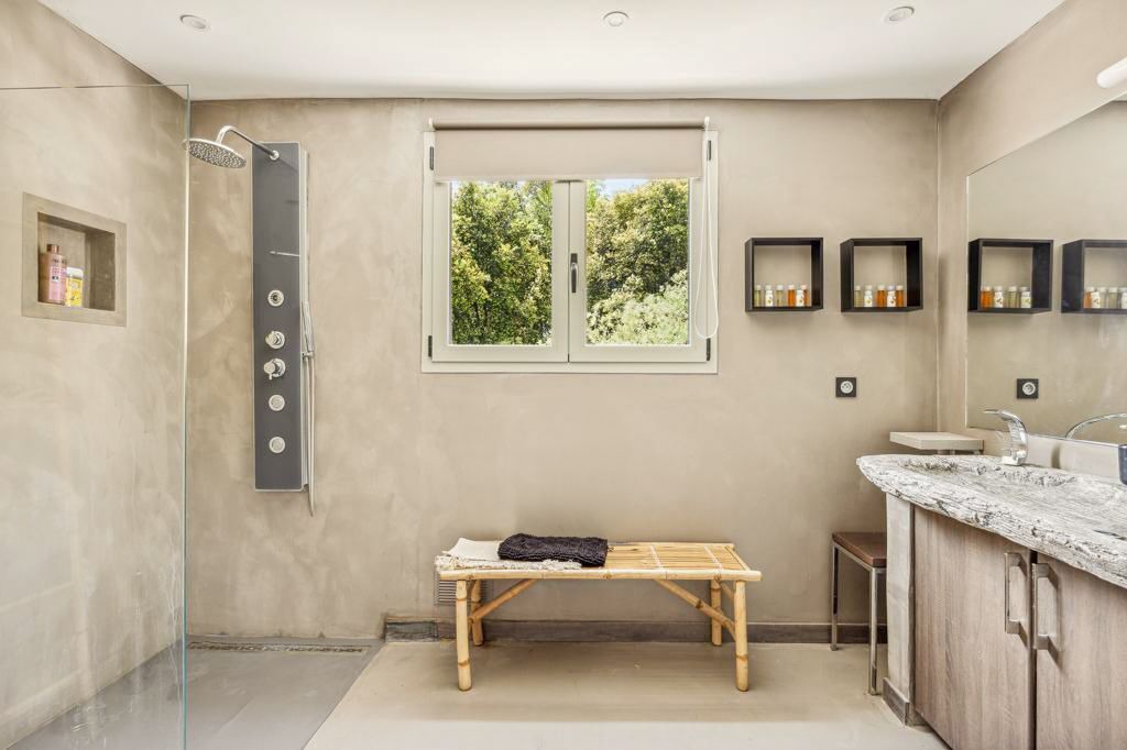Photo of Bathroom in Saint-Vallier-de-Thiey