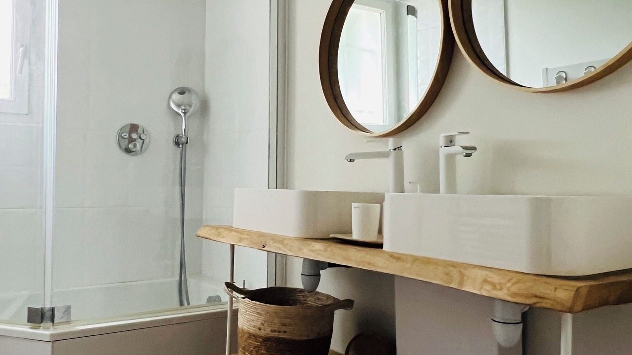 Photo of Bathroom in La Flotte