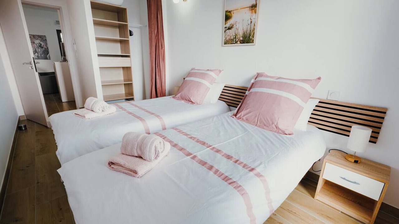 Photo of Bedroom in Puget-Ville