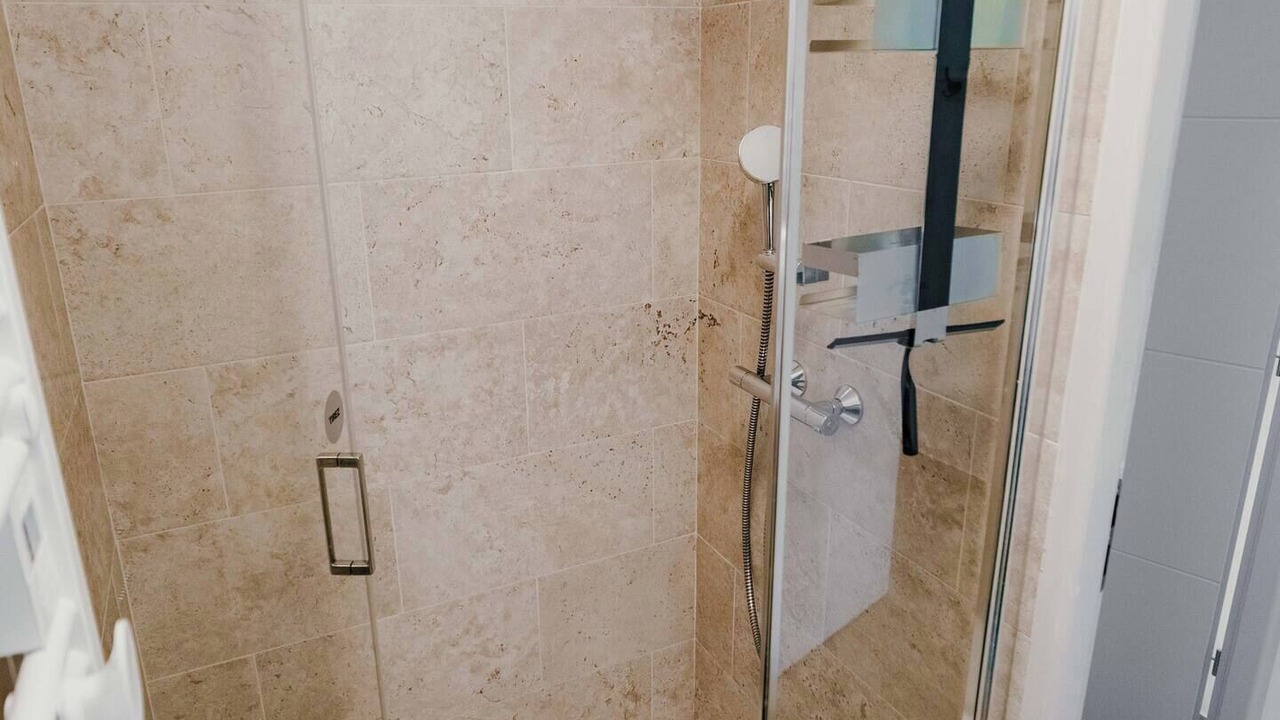 Photo of Bathroom in Puget-Ville