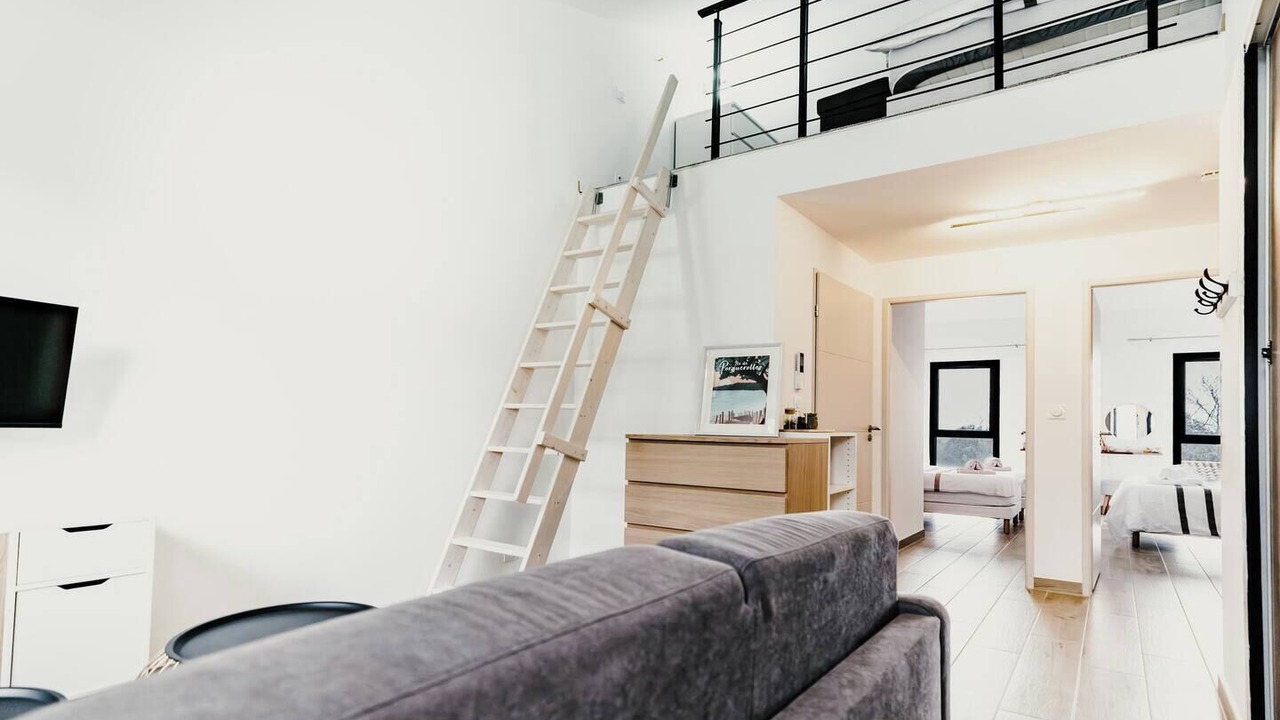 Photo of Bedroom in Puget-Ville