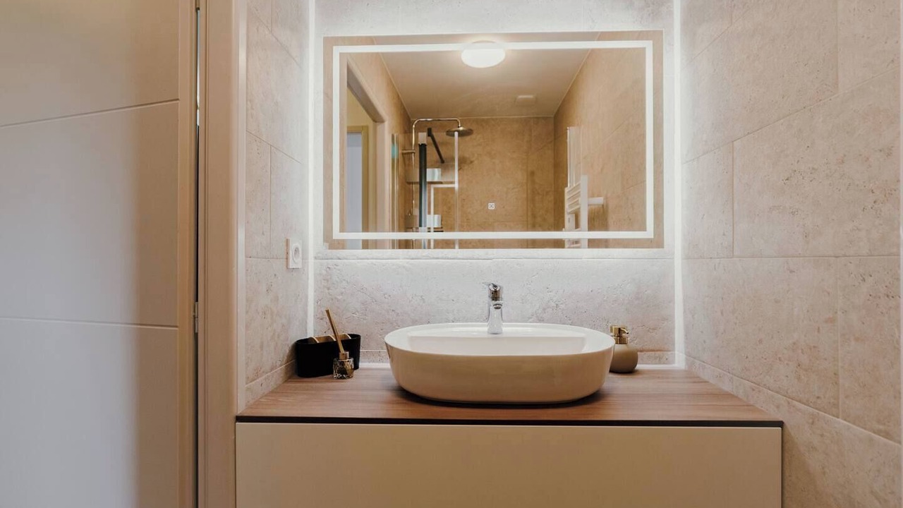 Photo of Bathroom in Puget-Ville